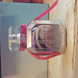 Victoria's Secret Bombshell Holiday 3.4 fl oz Eau de Parfum